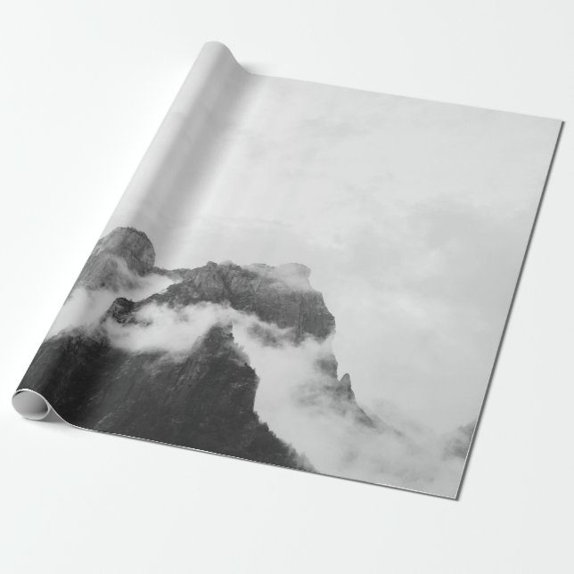 MOUNTAIN UNDER VITA CLOUD UNDER DAGEN PRESENTPAPPER (Utrullad)