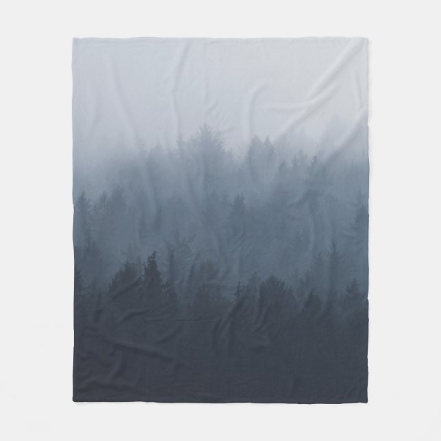 MOUNTAIN WITH SKOEST IN FOG FLEECEFILT (Framsidan)