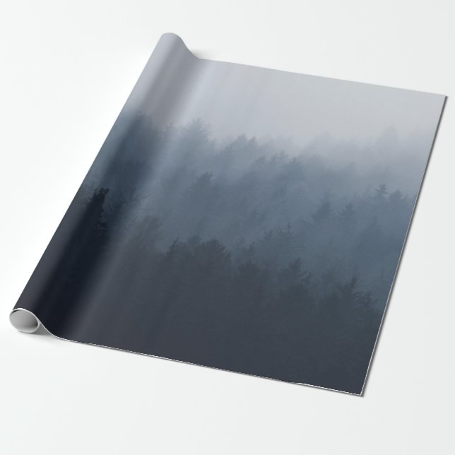 MOUNTAIN WITH SKOEST IN FOG PRESENTPAPPER (Utrullad)