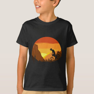 Mountainbikeåkning Retro Solnedgång Stig Cyklist T Shirt