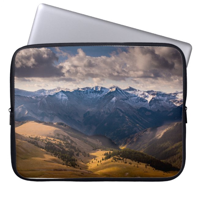 MOUNTAINER UNDER DAGEN LAPTOP FODRAL (Framsidan)