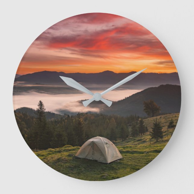 Mountains | Camping Foggy Sunrise Stor Klocka (Framsida)