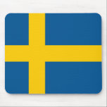 Mousepad med Flagga av Sverige Musmatta<br><div class="desc">Förbättra din arbetsyta med vår pulserande muspekare med Sverigens flagga! Denna muspekare kombinerar funktionalitet med en slående utformning och visar den svenska flagga. Det är inte bara ett praktiskt tillbehör till datorinstallationen, det är ett firande i svensk kultur och pride som gör ditt skrivbord ljusare. Perfekt för hemmet, kontoret eller...</div>