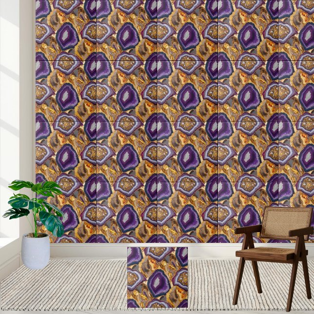 Mousserande kristaller av Lila och Guld Geode Agat Kakelplatta (Sparkling Crystals of Purple and Gold Geode Agate Ceramic Tile)