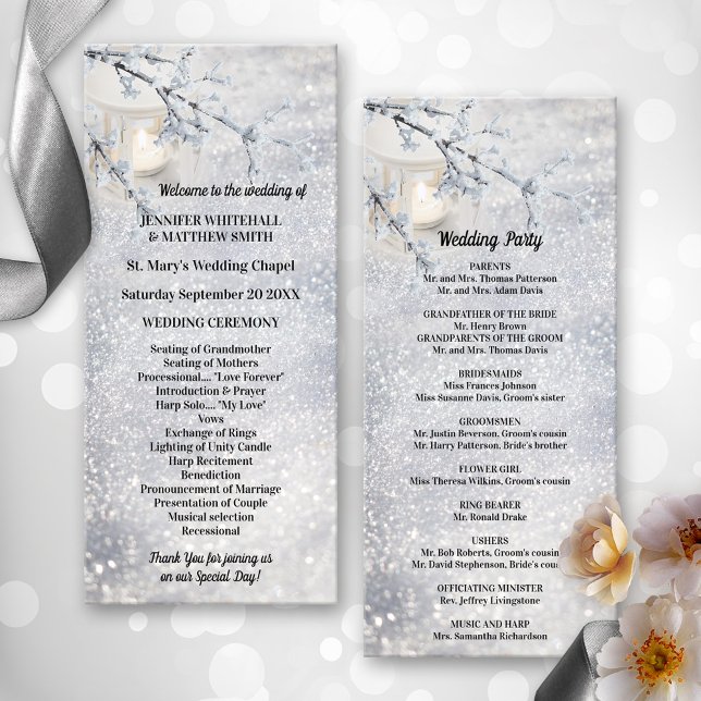 Mousserande Snö Lantern Winter Wedding Program (Elegant wedding program with a candle lit lantern in sparkling snow. Beautiful for a winter wedding.)