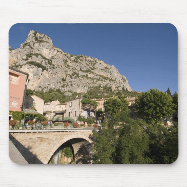 Moustiers-Sainte-Marie, Provence, Frankrike. Musmatta (Framsidan)