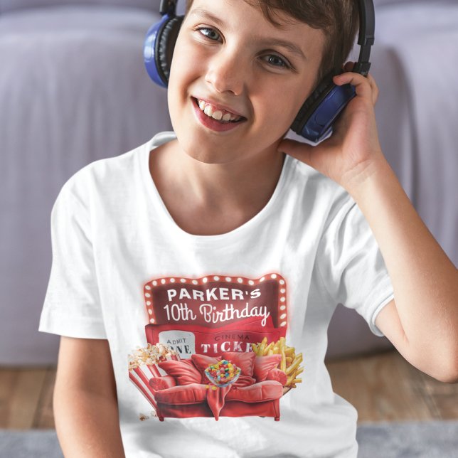 Movie Night Cinema Birthday Red Soffa Anpassningsb T Shirt (Skapare uppladdad)
