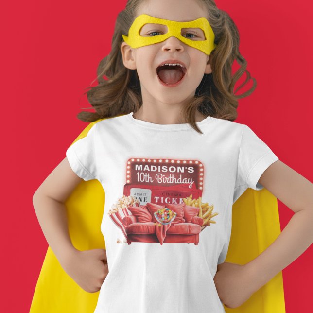 Movie Night Cinema Birthday Red Soffa Personlig T Shirt (Skapare uppladdad)
