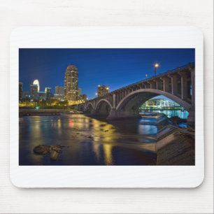 MplsSkyline3rdAveBridgeNightview_rs.jpg Musmatta