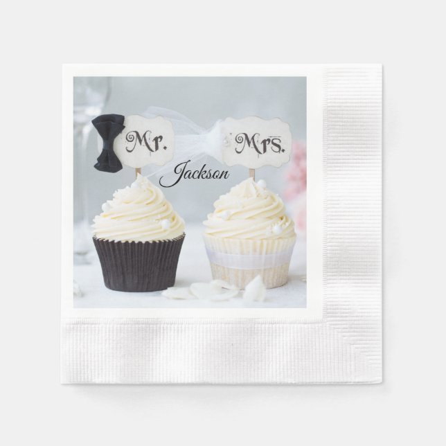 Mr. and Mrs. Bride and Groom Bridal Shower Napkins Pappersservett (Framsidan)
