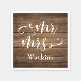 "Mr and Mrs" Elegant White Script på Rustic Wood Pappersservett