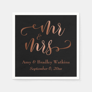 "Mr and Mrs" Faux Copper Script på Black, Bröllop Pappersservett