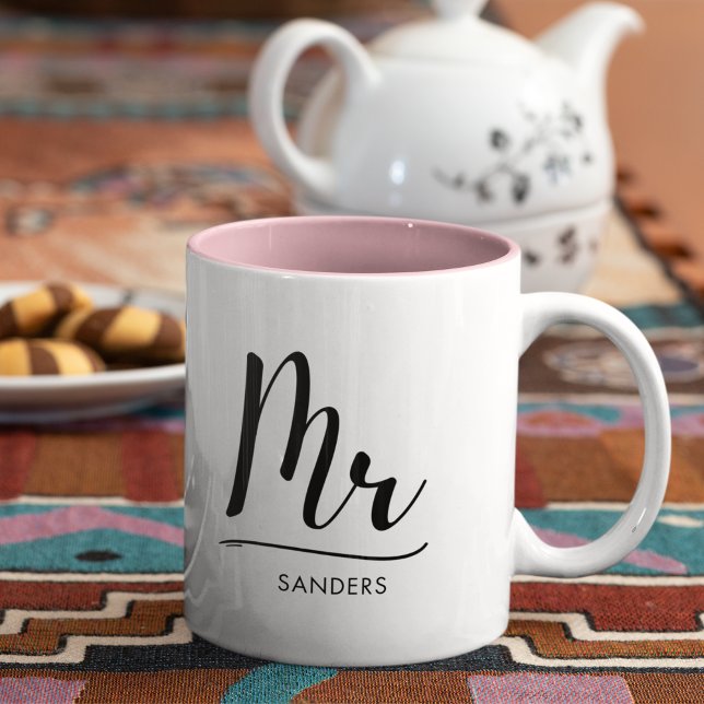 Mr Black Modern Script Monogram Boda Två-Tonad Mugg (Skapare uppladdad)