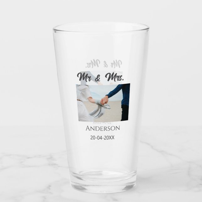 Mr & Mrs add family namn date year bröllopsförmån  Glaskopp (Framsida)