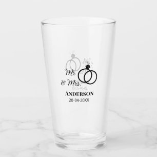 Mr & Mrs add family namn date year bröllopsförmån  Glaskopp