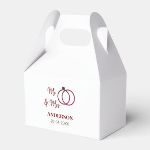 Mr & Mrs add family namn date year bröllopsförmån  Presentaskar