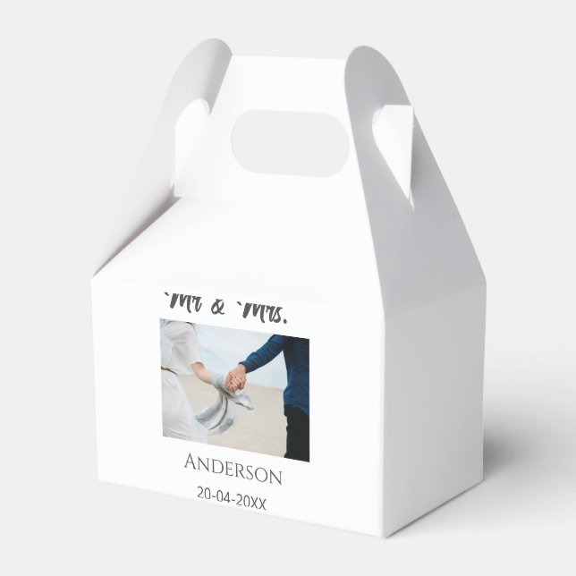 Mr & Mrs add family namn date year bröllopsförmån  Presentaskar (Framsidan Sidan)
