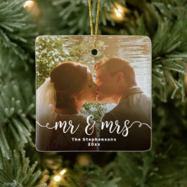 Mr & Mrs Elegant Script Overlay Dubbla Sided Photo Julgransprydnad Keramik