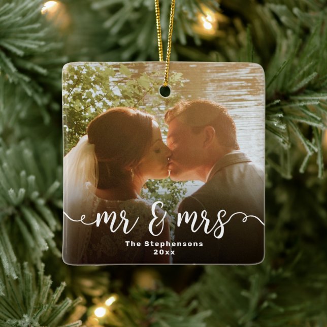 Mr & Mrs Elegant Script Overlay Dubbla Sided Photo Julgransprydnad Keramik (Träd)