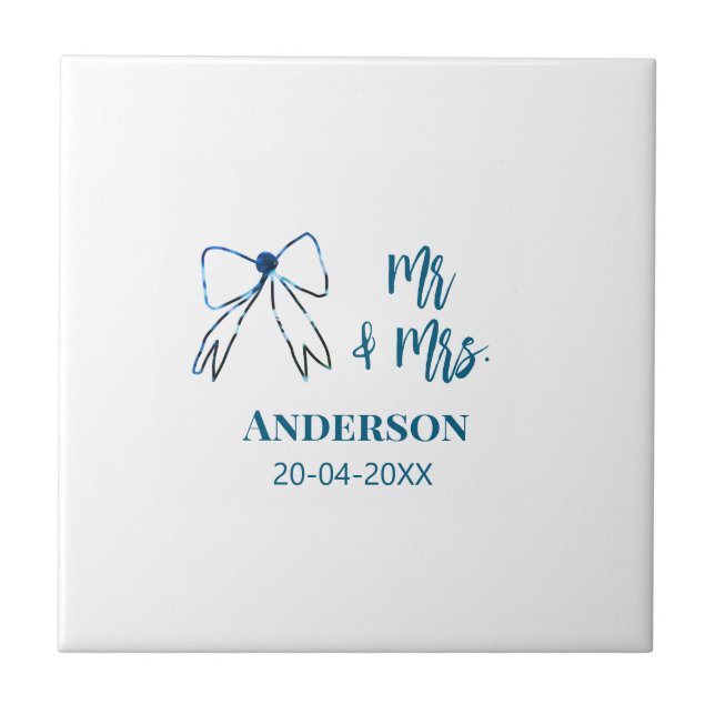 Mr & Mrs lägg till namn datum bröllopsgåva bow blå Kakelplatta (Framsidan)