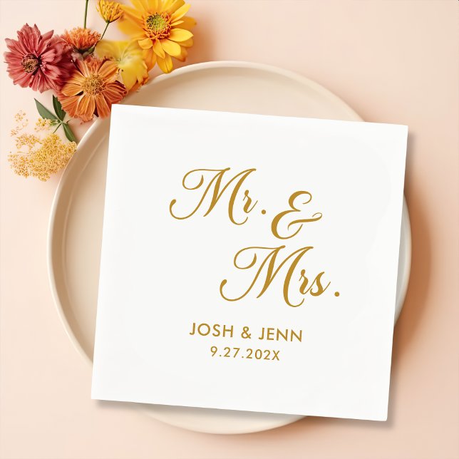 Mr. & Mrs Simple Script Guld Bröllop Napkins Pappersservett (Skapare uppladdad)
