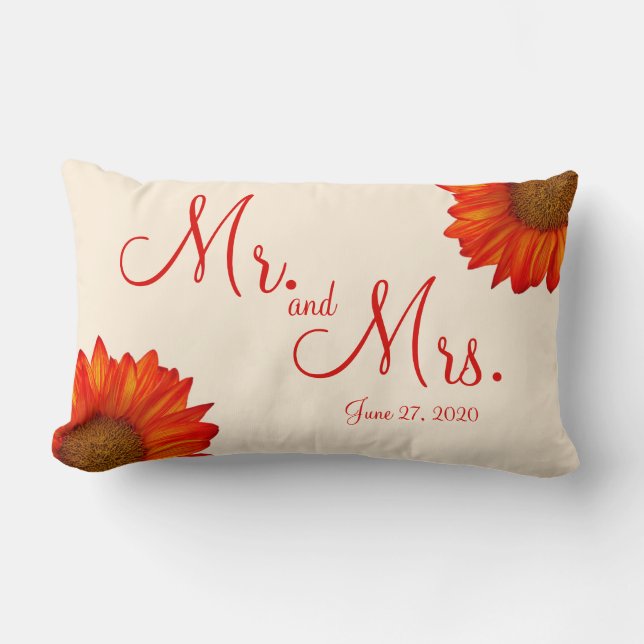 Mr. och Mrs. Beige Fall Wedding Pillows Solros Lumbarkudde (Framsida)