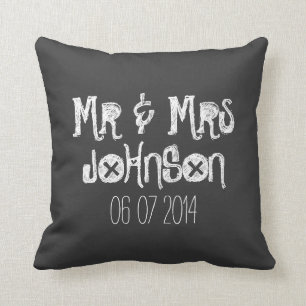 Mr. och Mrs. Black chalkboard bröllop dekorativ ku Kudde