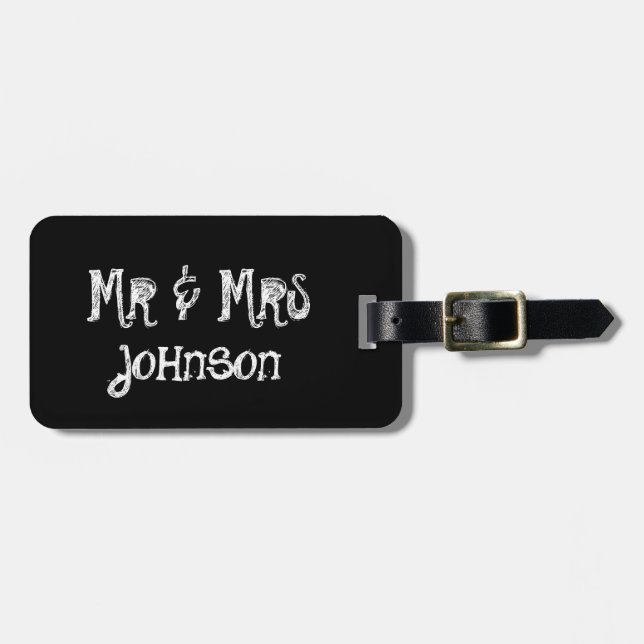 Mr och Mrs. Black Chalkboard-resetagg Bagagebricka (Horisontell Framsida)