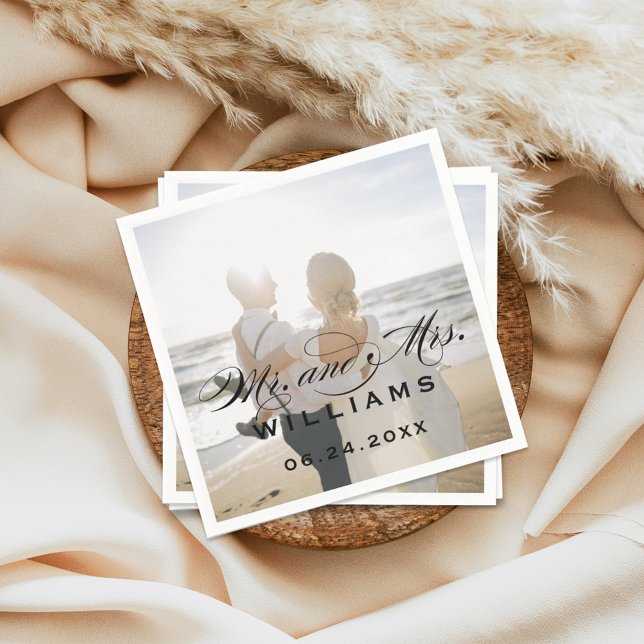 Mr och Mrs Black Elegant Script Bröllop Photo Pappersservett (Skapare uppladdad)