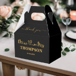 Mr och Mrs Elegant Simple | Svarta Guld Presentaskar<br><div class="desc">Gör ditt bröllop till extra speciell med eleganten Mr och Mrs favbox personlig med din nya familj namn och bröllop dejt! Den här klassiska svarta och guld-designen ger lite sofistikerad perfekt för alla formella bröllop.</div>