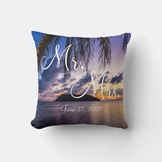 Mr och Mrs Lila Beach Wedding Pillows Kudde (Framsida)