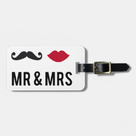 Mr. och mrs med mustache och Red läppar. Bagagebricka