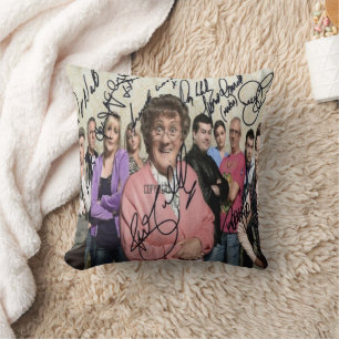 mrs browns boys signerade kudde