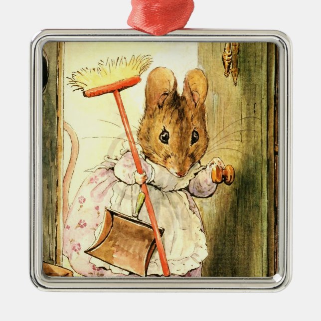 “Mrs Mouse Sweeps the Dollhouse” by Beatrix Potter Julgransprydnad Metall (Framsidan)