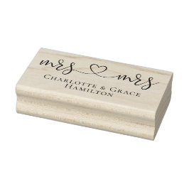 Mrs och Mrs Elegant Rulla Heart Text Gay Bröllop Stämpel