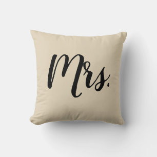 Mrs Script Bedroom Bröllop Pillow Kudde