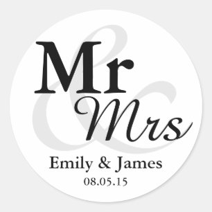 &Mrs Simple Elegant Typography Wedding Favor Runt Klistermärke