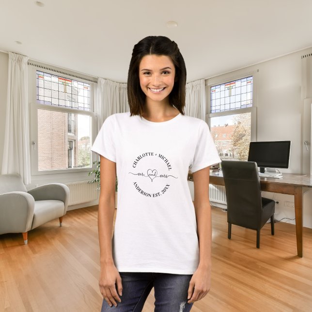 Mrs. white Black Newlyweds namn T Shirt (Skapare uppladdad)