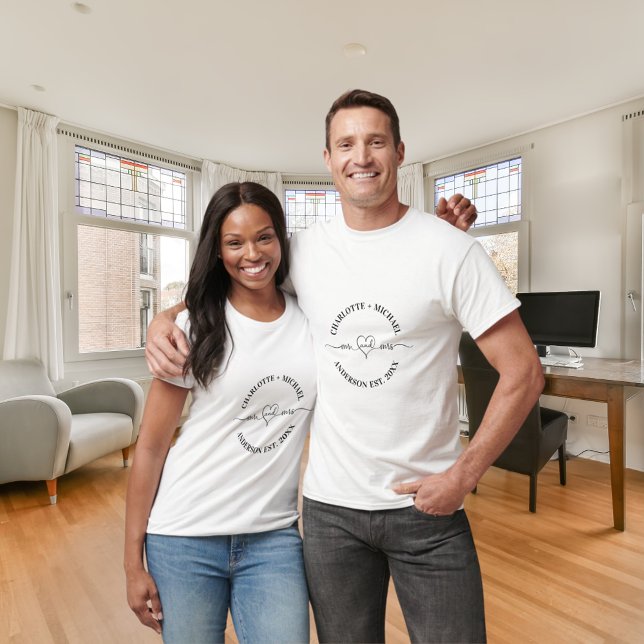 Mrs. white Black Newlyweds namn T Shirt (Skapare uppladdad)