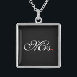 Mrs. Wife Bride Hans Hers Newly Weds Sterling Silver Halsband<br><div class="desc">Ett klassiskt monogram för Mr och Mrs för nygifta etablerade flickvän eller pojkvän par mamma pappa. En perfekt i sista minuten. Herr och fru Make fru, hans nyaste Weds på en anpassningsbar till bära eller till . Använda länken "Meddelande" om du vill kontakta oss med dina speciella designförfrågningar eller om...</div>