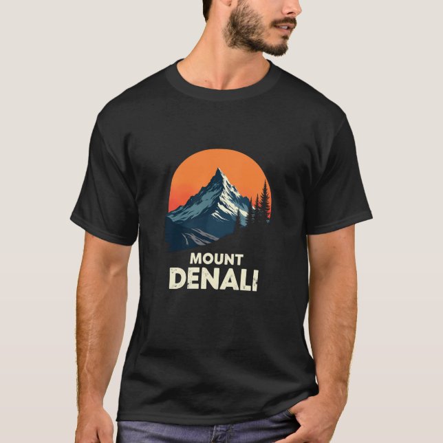 Mt Denali Nationalpark - Alaskas Ikonberg T Shirt (Framsida)