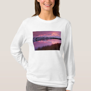 Mt. Denali vid solnedgång från Reflection Pond Tee Shirt