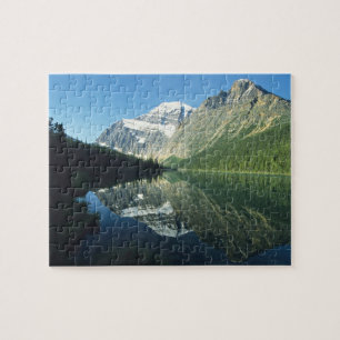 Mt Edith Cavell i Cavell Lake, Jasper National Pussel