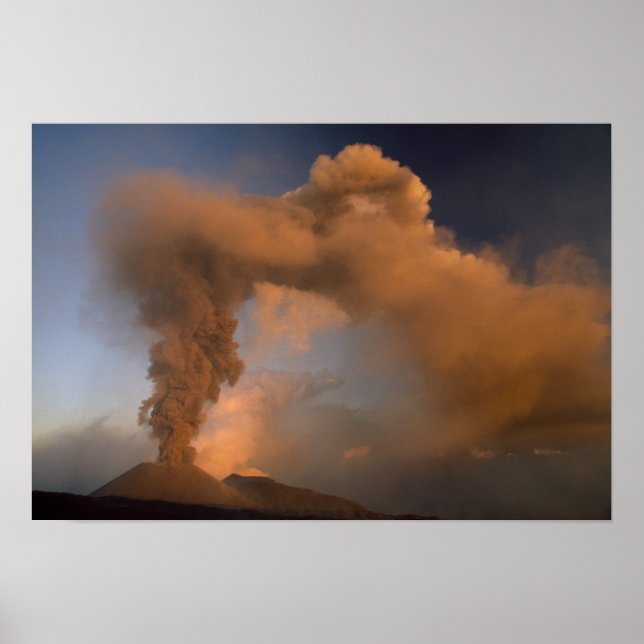 Mt. Etnas toppkrater, Sicilien, Italien Poster (Framsidan)