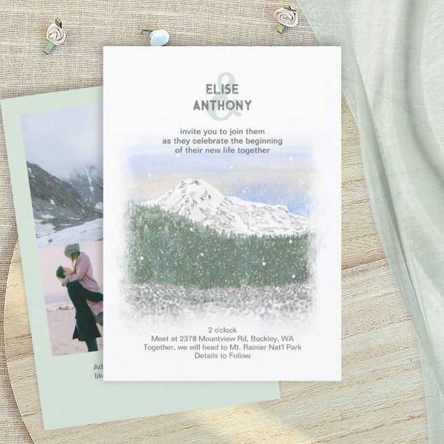 Mt. Rainier, fallande snö, vintergrön bröllopsfest Inbjudningar (Mt. Rainier, mountain wedding invitation card, light green dusty blue, pacific northwest theme)