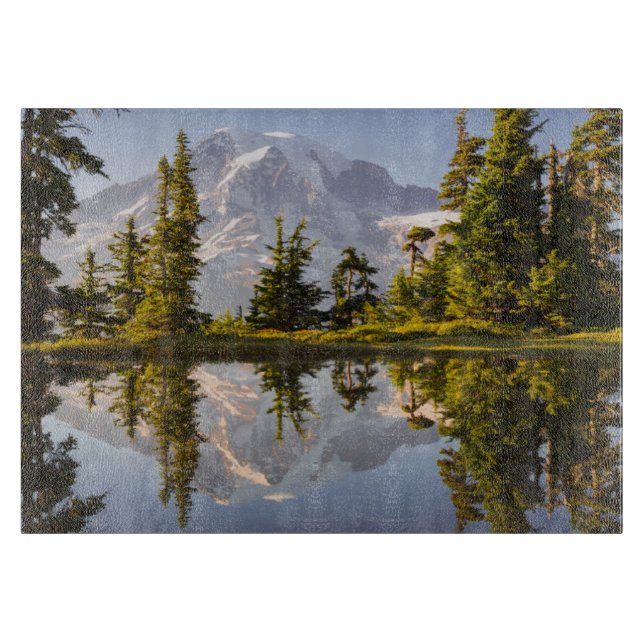 Mt. Rainier speglas i en tjärn nära Plummer Peak (Framsidan)