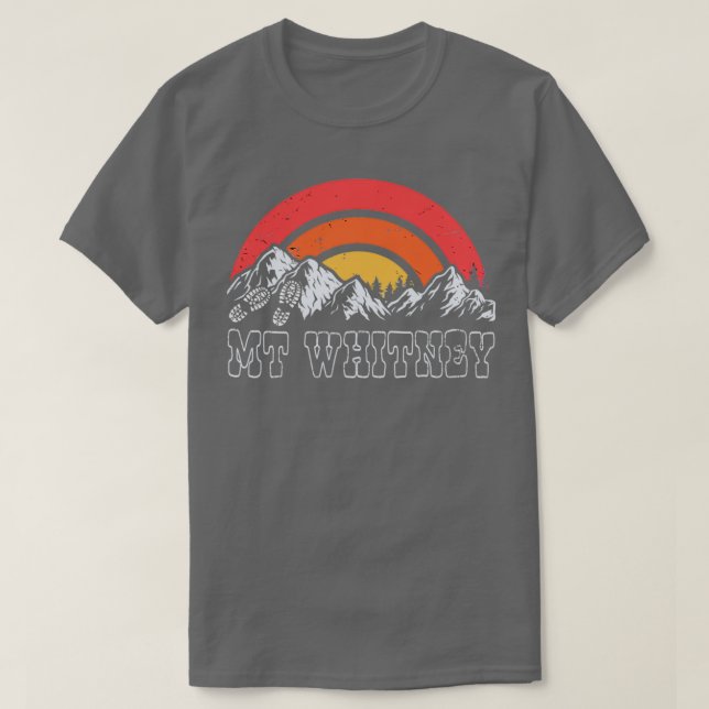 Mt Whitney Hiking med Retro Sunset T Shirt (Design framsida)