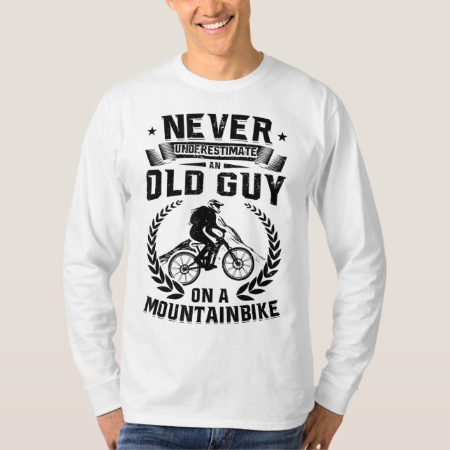 MTB Cycling Biking Old Guy på ett berg Bike Ridi T Shirt (Framsida)