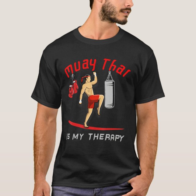 Muay Thai är min terapi.. T Shirt (Framsida)