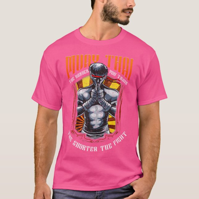 Muay Thai underblåser kampen mot bilden av åtta le T Shirt (Framsida)